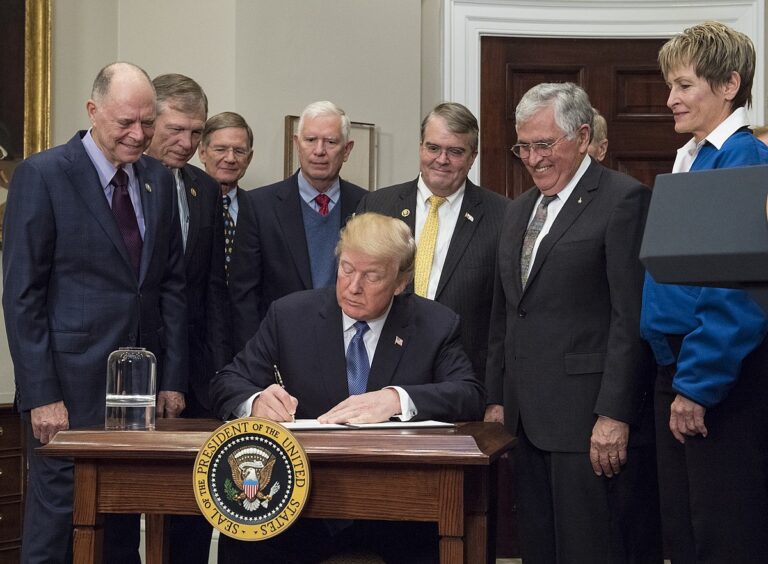 “What’s the Plan?”: Trump’s Tariff Blitz Faces Bipartisan Backlash as Markets Fluctuate